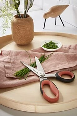 Brabantia Tasty+ Kitchen Scissors (Terracotta/Black) Ergonomic, Soft-Handle, Rust-Free Kitchen Blades For Kitchen Or Crafts -KitchenAid Shop 41D5US0E7SS