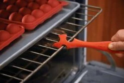 1229 Silicone Oven Rack Push/Pull Tool, Red