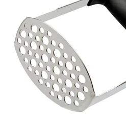 Heavy Duty Stainless Steel Masher, Broad And Ergonomic Horizontal, Fine Plate For Smooth Mashed Potatoes, Soft Grip And Non-Slip Handle, Stainless, Black -KitchenAid Shop 41LMZ03pQHL