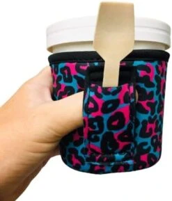 Ice Cream Cooler Sleeve - Neoprene Ice Cream Pint Holder With Handle And Pocket - Tear Resistant Cooler & Container - Machine Washable & Leak Proof Cup Cover For Yogurt & Frozen Desserts -KitchenAid Shop 41RZJGd7M8L. AC