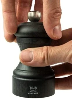 Peugeot - Bistro Manual Pepper Mill - Classic Adjustable Grinder - Beechwood, Graphite Finish 10 Peugeot - Bistro Manual Pepper Mill - Classic Adjustable Grinder - Beechwood, Graphite Finish -KitchenAid Shop 41TGzgzAqVL