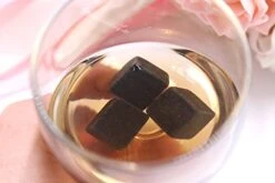 Set Of 18 - Pure Soapstone Reusable Chilling Rocks For Whiskey - No Water Dilution & Perfect For Liquor, Wine And Other Beverages - With 2 Velvet Bags Included (Grey Color) -KitchenAid Shop 41Tvra6AzUL