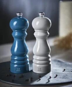 Peugeot EUGEOT - Paris Salt Mill 18 Cm - Paris Rama Collection - Classic Adjustment - PEFC Certified Wood - Made In France - Forest Green -KitchenAid Shop 41U9mO13mrL