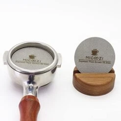 MIGOOZI 58.5mm Puck Screen With Stand - Reusable 316L Stainless Steel Filter Screen Compatible With Espresso Machine 58mm Portafilter Basket - Can Keeping Shower Screen Clean (58.5mm) -KitchenAid Shop 41gHHxSmghL