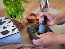 Large Mortar And Pestle Set With Garlic Peeler, Avocado Slicer And Spatula – Authentic Granite Stone Mexican Molcajetes Mortar And Pestle – Ideal For Grinding Spices And Herbs - Grinder - Crusher -KitchenAid Shop 41m342hHELL