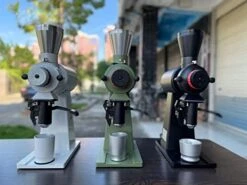 Titanium Alloy Flat Knife 90mm Grinder Hand Pour SOE Coffee Grinder Electric Commercial Tea Grinder 400W (Color : White, Size : EU_220V) -KitchenAid Shop 41poAFmqUHL