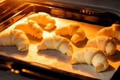 9x13 Parchment Paper (100 Sheets) - Unbleached, High Heat, Non-stick, Pre-cut Baking Paper For Quarter Sheet Pans - Great For Baking, Roasting, Wrapping, Dehydrator, And So Much More -KitchenAid Shop 41pw0GxPLNL