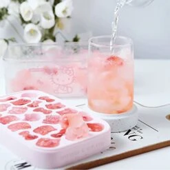 Hello Kitty Ice Cube Tray With Lid Container & Scoop, Easy-Release Silicone & Flexible 24pcs Cute Kitty Ice Cubes For Chingling Cocktail And Milk Tea (Pink) -KitchenAid Shop 41qoXKgLCpL