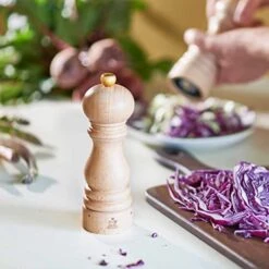 Peugeot 23485 Paris U'Select 9-Inch Pepper Mill, Chocolate, 9 Inch 11 Peugeot 23485 Paris U'Select 9-Inch Pepper Mill, Chocolate, 9 Inch -KitchenAid Shop 519XxOOEC6L