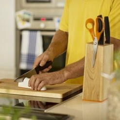 Fiskars 6424001026564, Ceramic Grindstone, Functional Form, Roll-Sharp, White/Orange, One 11 Fiskars 6424001026564, Ceramic Grindstone, Functional Form, Roll-Sharp, White/Orange, One -KitchenAid Shop 51EzfP9OWTL