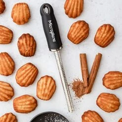 Microplane Premium Classic Spice Grater - Black 11 Microplane Premium Classic Spice Grater - Black -KitchenAid Shop 51FCWeqcJzL