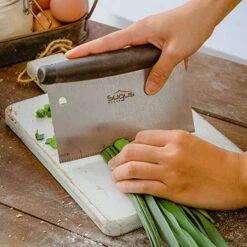 (6.3 X 3.9 X 1.3) Inch Premium 304 Stainless Steel Bench Scraper For Baking/Bench Chopper SUGUS HOUSE, Quick & Easy Multi-purpose Dough Scraper, Dough Cutter & Pastry Scraper -KitchenAid Shop 51RmsbyhwhL