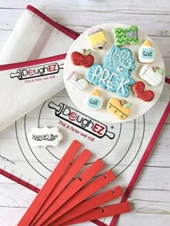 Patented Extra Large 17.5 X 32 Non-Slip Silicone Pastry Dough Rolling Mat And 6 Guide Sticks - BPA Free, Approved Materials -KitchenAid Shop 51YE39eOgbS