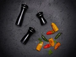 Cole & Mason Precision Sherwood Black Gloss Salt And Pepper Mill Gift Set, Wood, 20 Cm -KitchenAid Shop 51ywI6hZ7tL